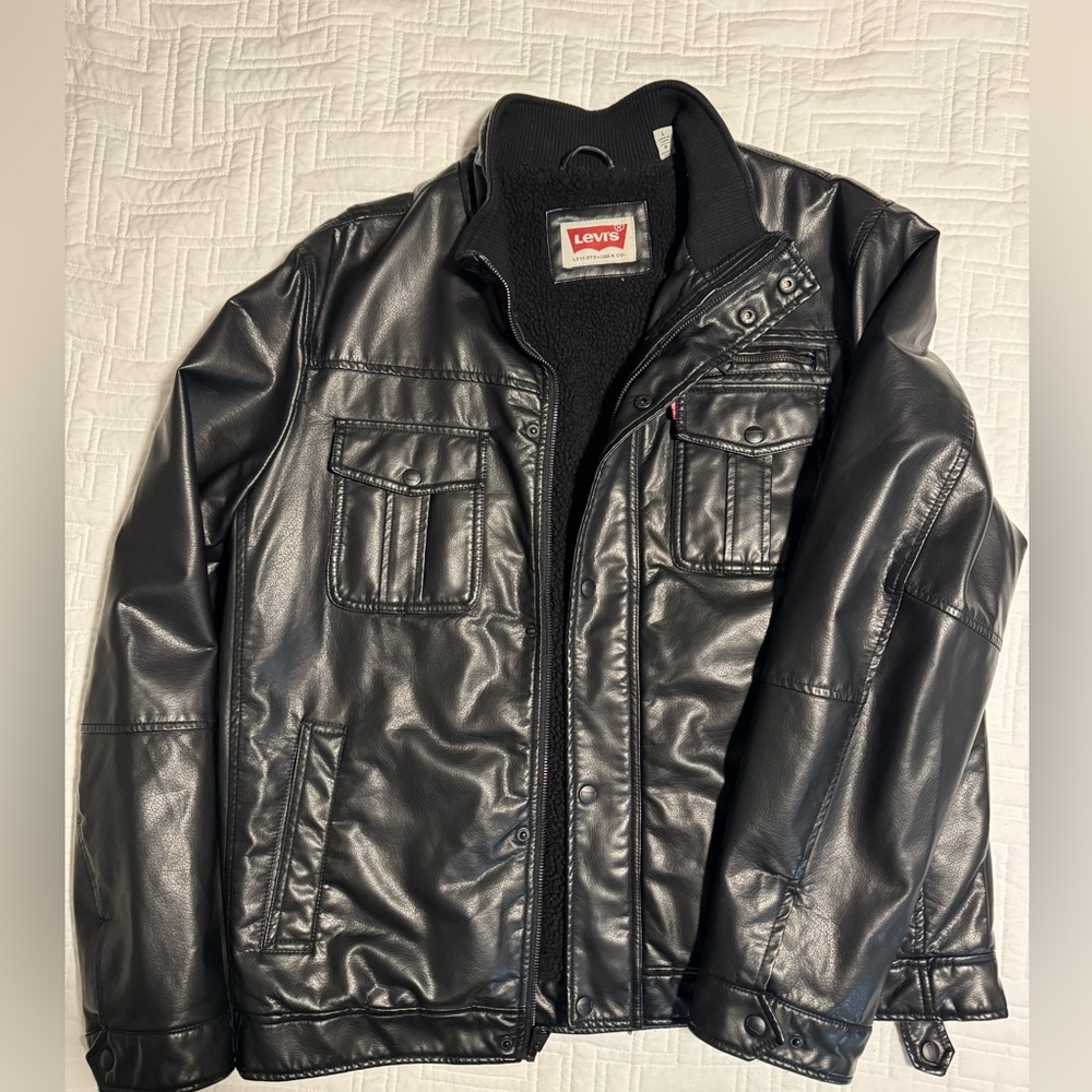 Levi’s Pleather fleece lined biker/bomber jacket. Size L